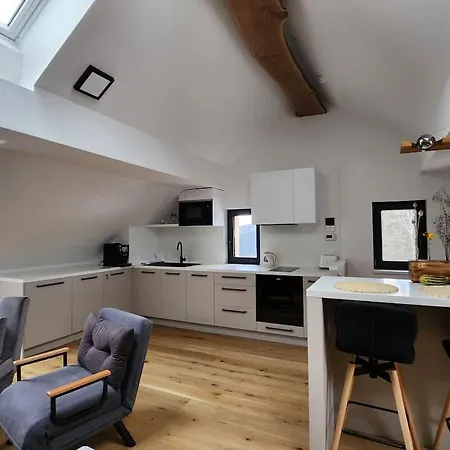 Krásný Refrino Apartamento